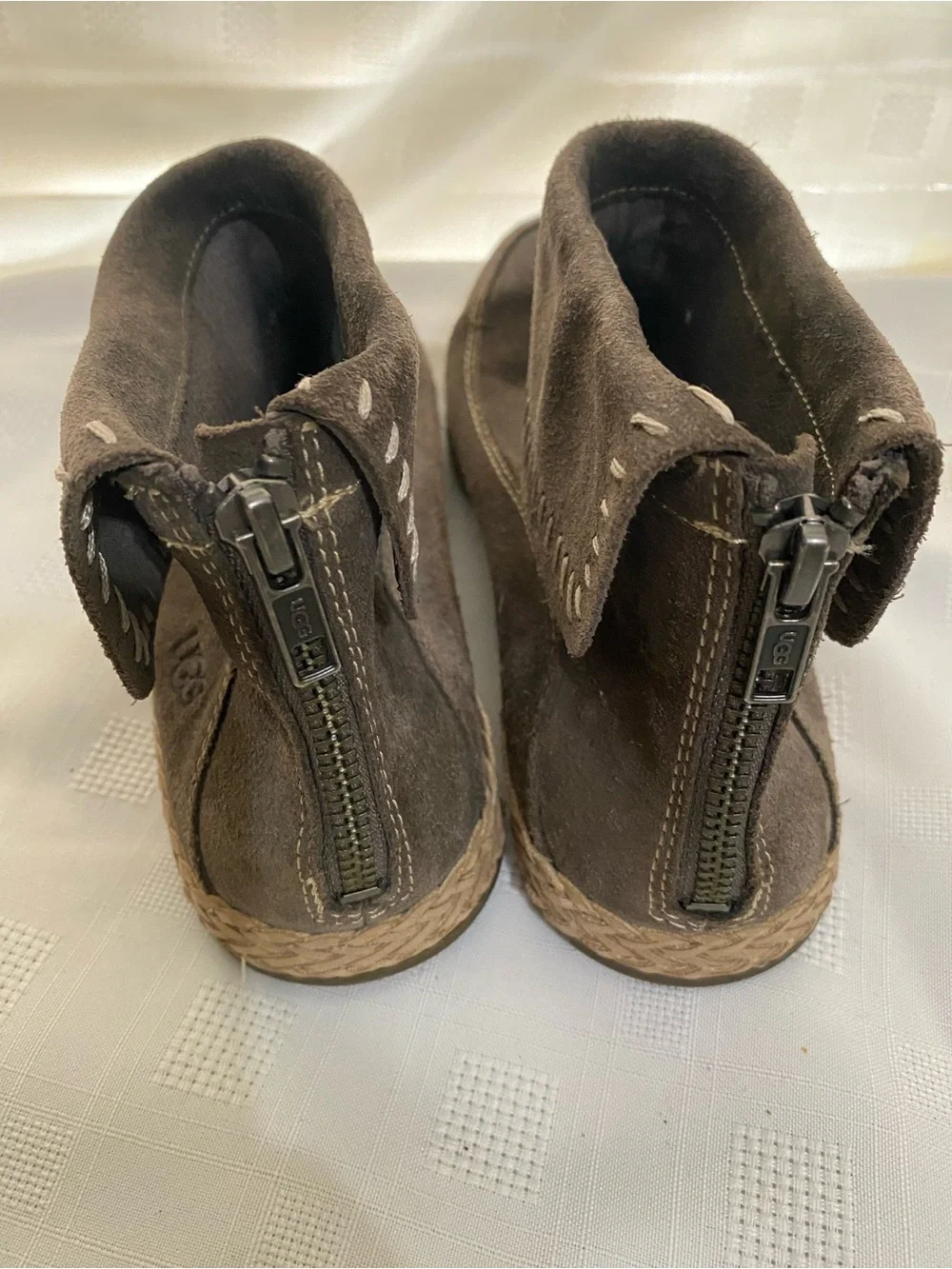 UGG Women's Varney Short Size 8.5 Boho Moccasin Boots 1104653